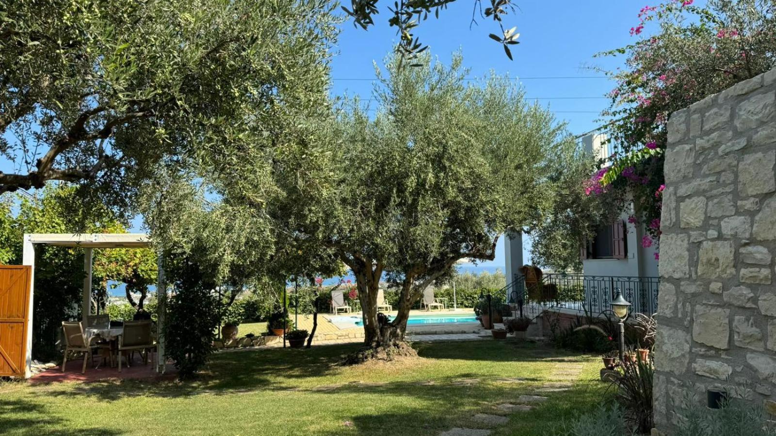פלטאנס Lily'S Cottage מראה חיצוני תמונה
